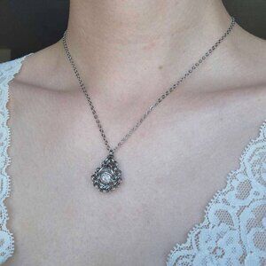Vintage crystal silver teardrop necklace with a small silver chain